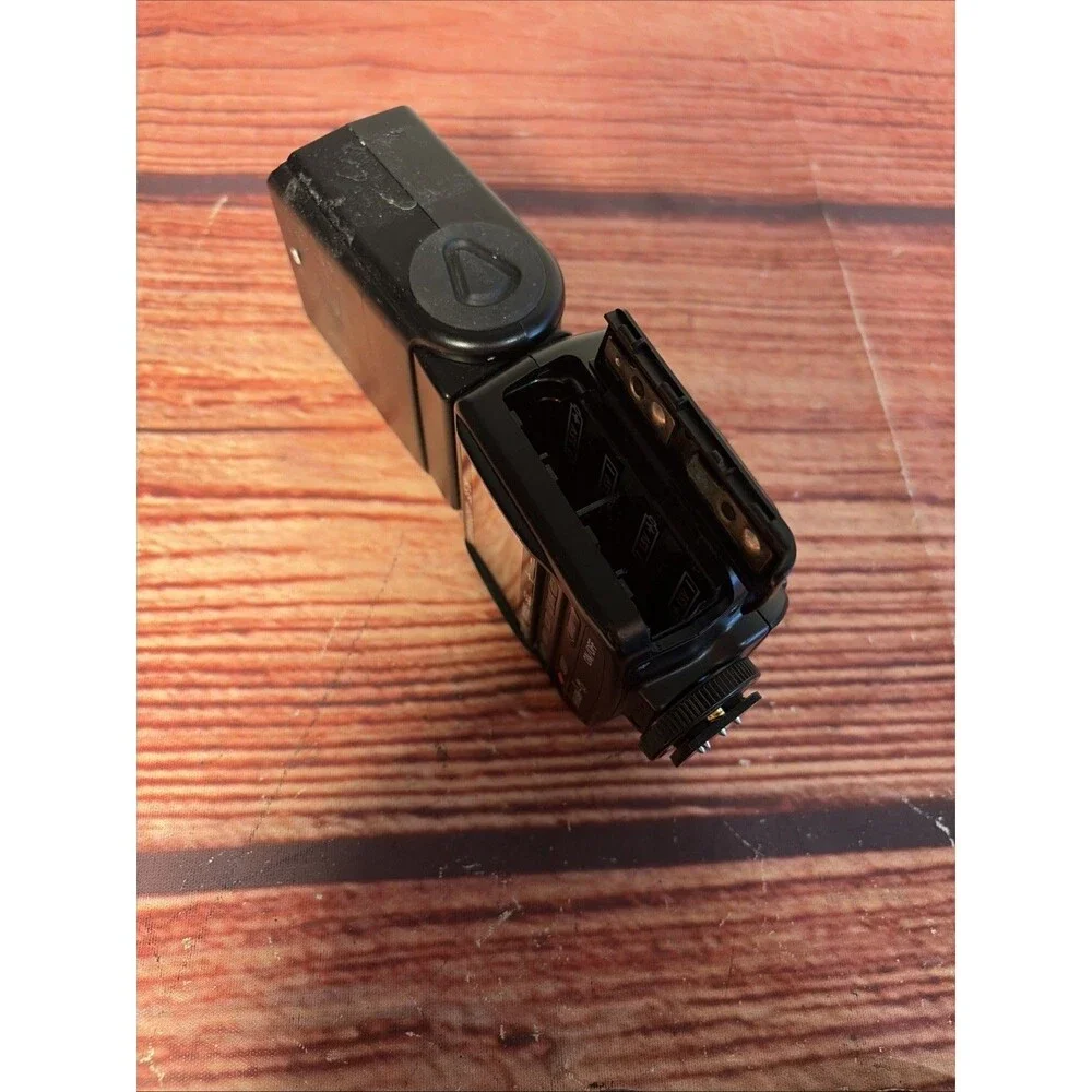 *FOR PARTS/NOT WORKING* Nikon SB-28 Speedlight Shoe Mount Flash - Black